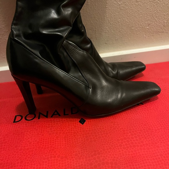 Donald Pliner size 8 black leather heeled boots - Picture 4 of 6
